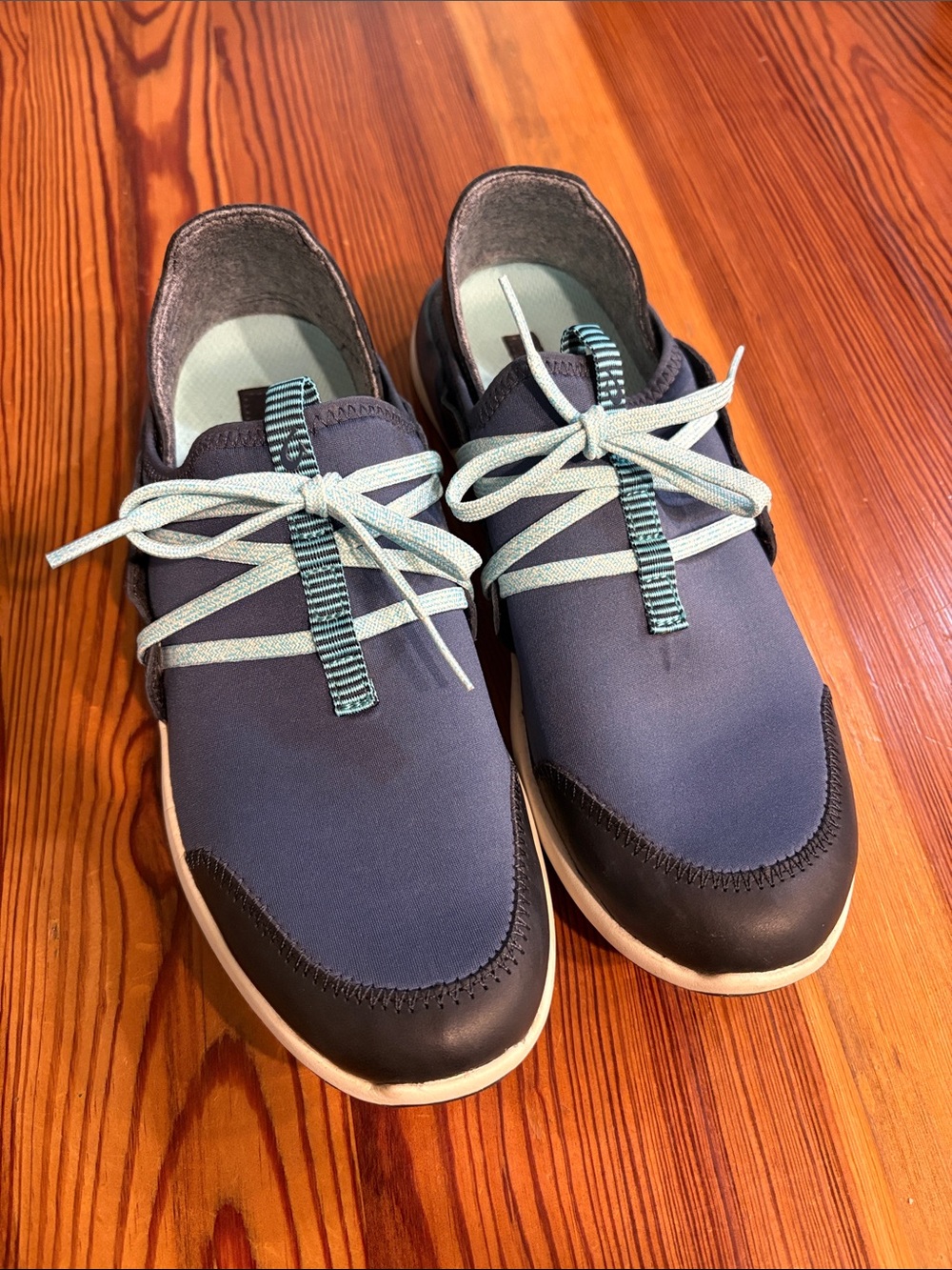 Women’s OluKai Miki Li Sneakers, Size 7.5